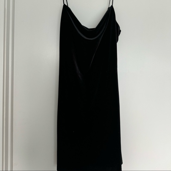 Little black dress - Picture 3 of 3